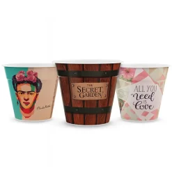 Maceta plástica decorada Nº16 Beruplast con diseño colorido, ideal para plantas medianas de interior o exterior.