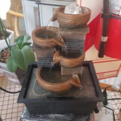 Fuente de agua mediana 306.8148 de resina decorativa con bomba sumergible silenciosa para interiores y jardines