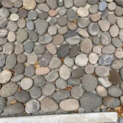 Piedra platillo grande x 1 kg, piedra natural lavada y decorativa ideal para macetas, canteros y jardines.