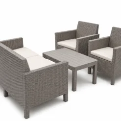 Juego de jardín AQUAMARE Orlando con mesa y sillones para exterior en patio moderno con jardín y piscina